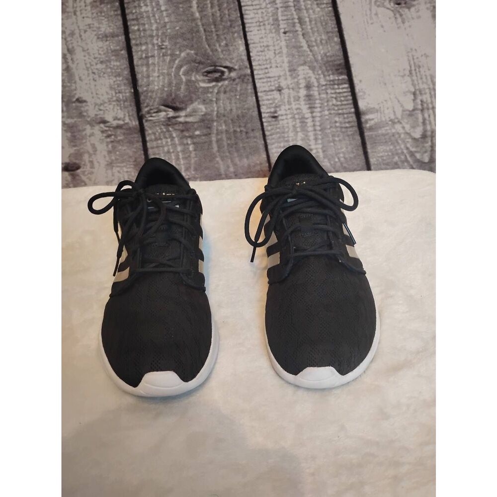 Adidas QT racer 2.0. Black athletic sneaker. Kids unisex size 8.